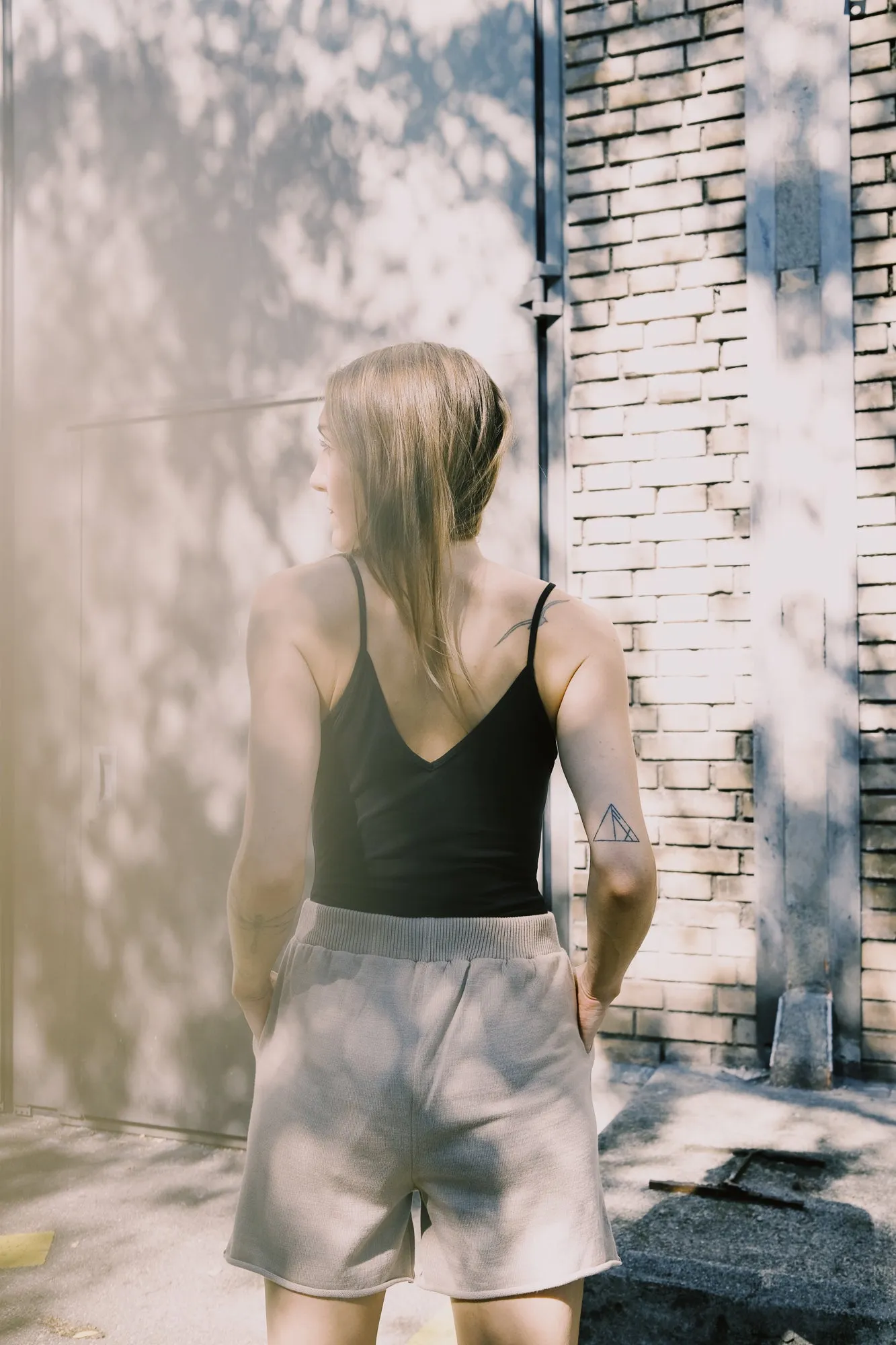 body - ebro - black