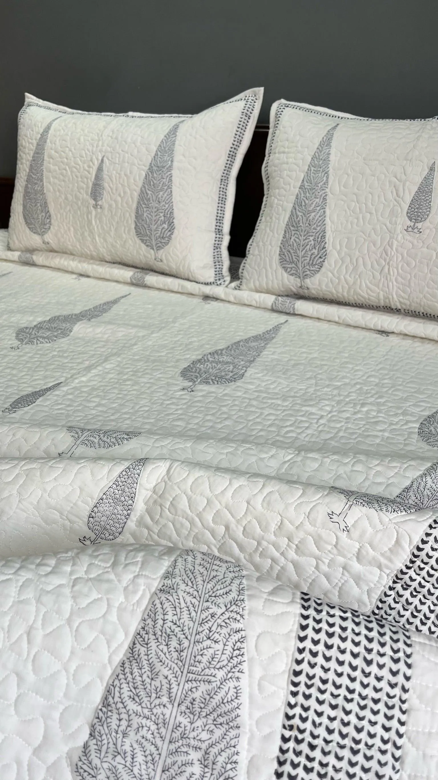 Serene Cypress Quilted bedcover : Tranquil Retreat