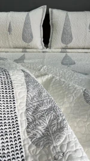 Serene Cypress Quilted bedcover : Tranquil Retreat